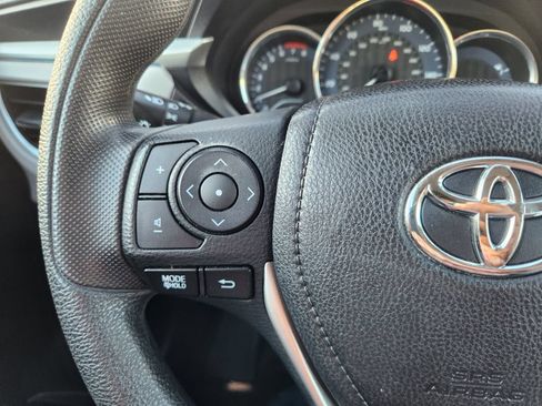 Used 2016 Toyota Corolla LE FWD image 18