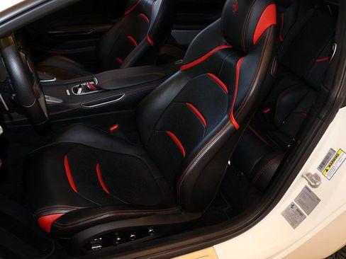 Certified 2018 Ferrari GTC4Lusso image 5