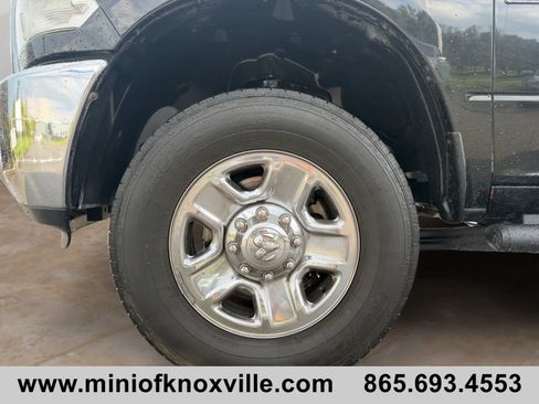Used 2016 RAM 2500 Tradesman w/ Chrome Appearance Group AWD/4WD image 9