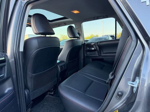 Used 2018 Toyota 4Runner TRD Off-Road Premium AWD/4WD image 6
