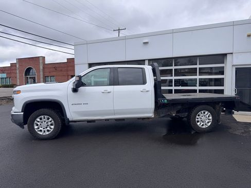 Used 2024 Chevrolet Silverado 2500 LT w/ Convenience Package image 2