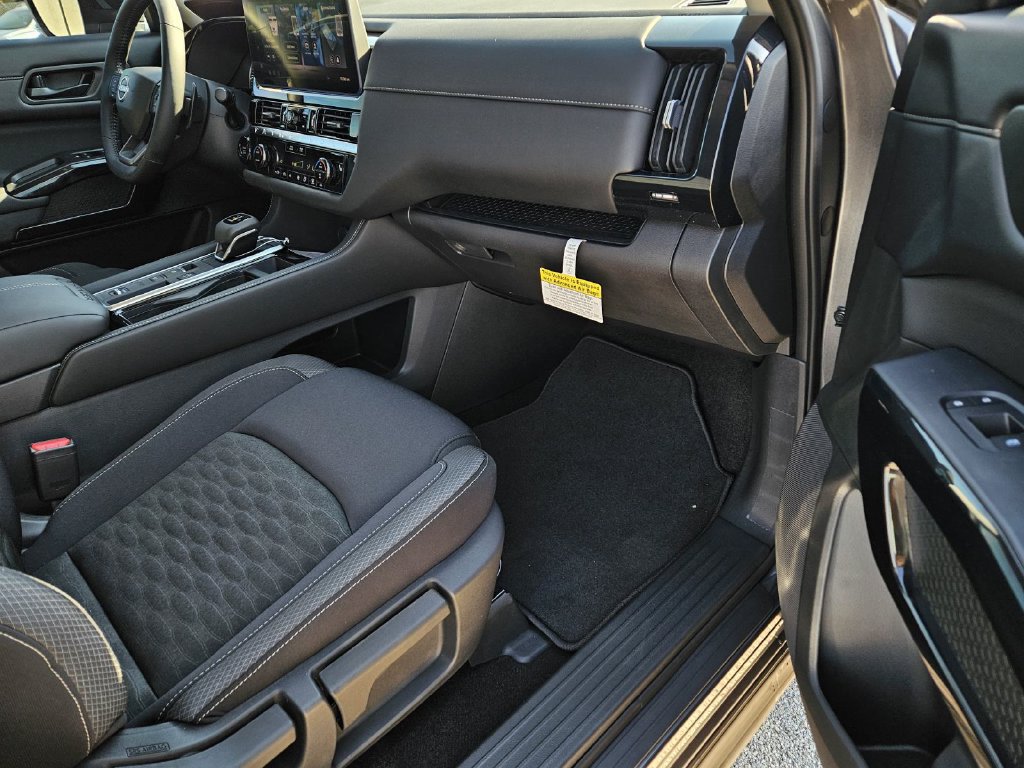 Certified 2026 Nissan Pathfinder SV FWD image 8