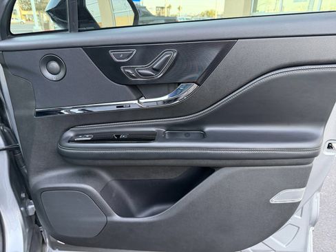 Used 2023 Lincoln Corsair Reserve w/ Equipment Group 202A image 16