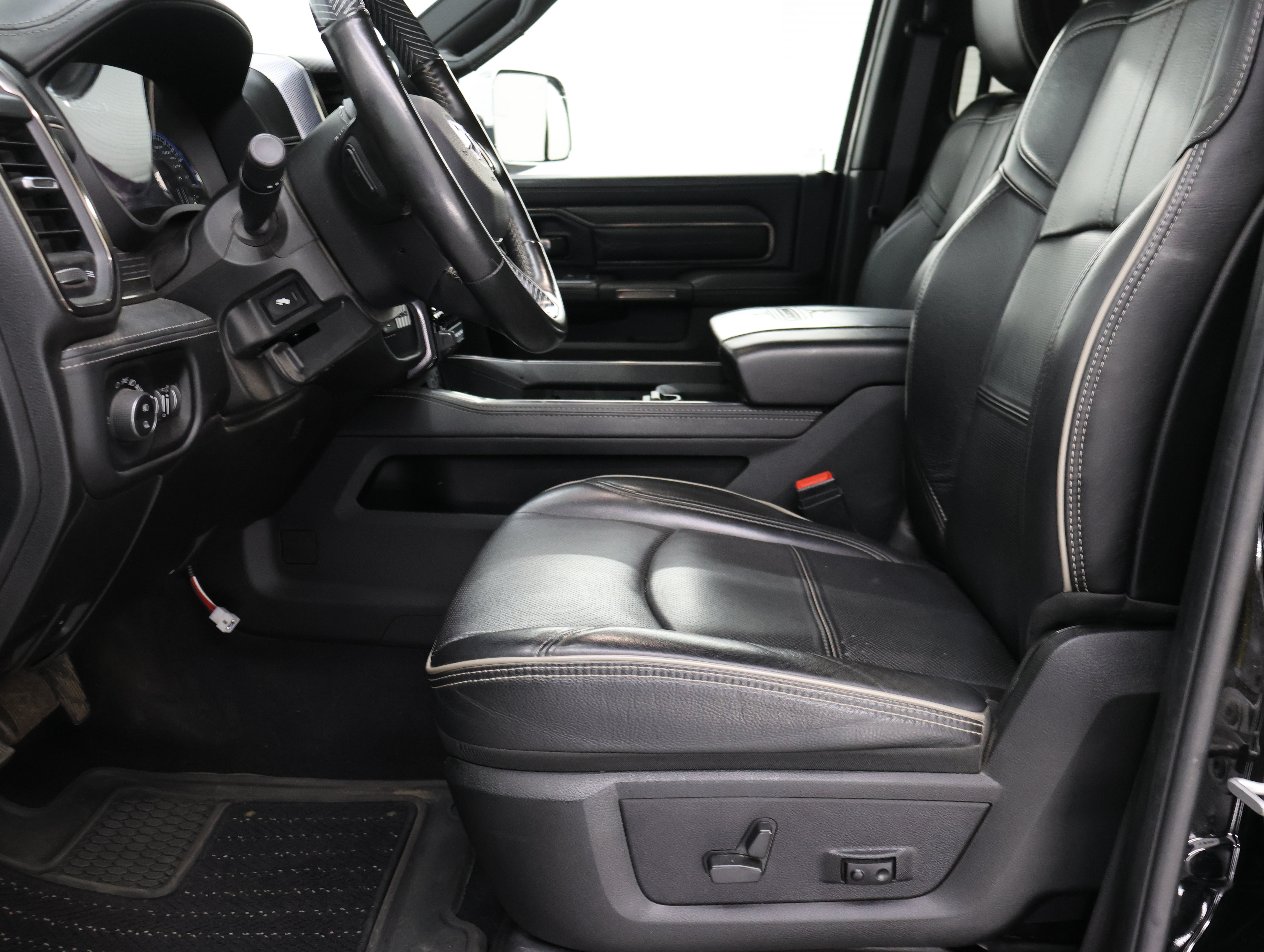Used 2021 RAM 3500 Limited AWD/4WD image 8