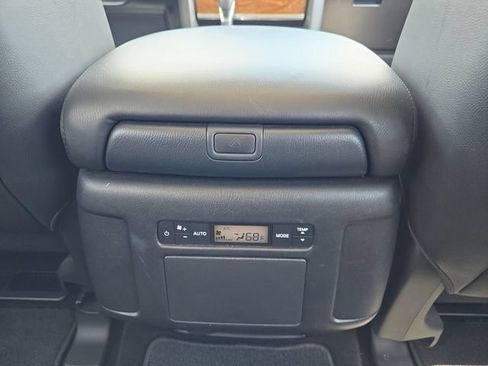 Used 2024 Nissan Armada SL w/ Captain's Chairs Package RWD image 26