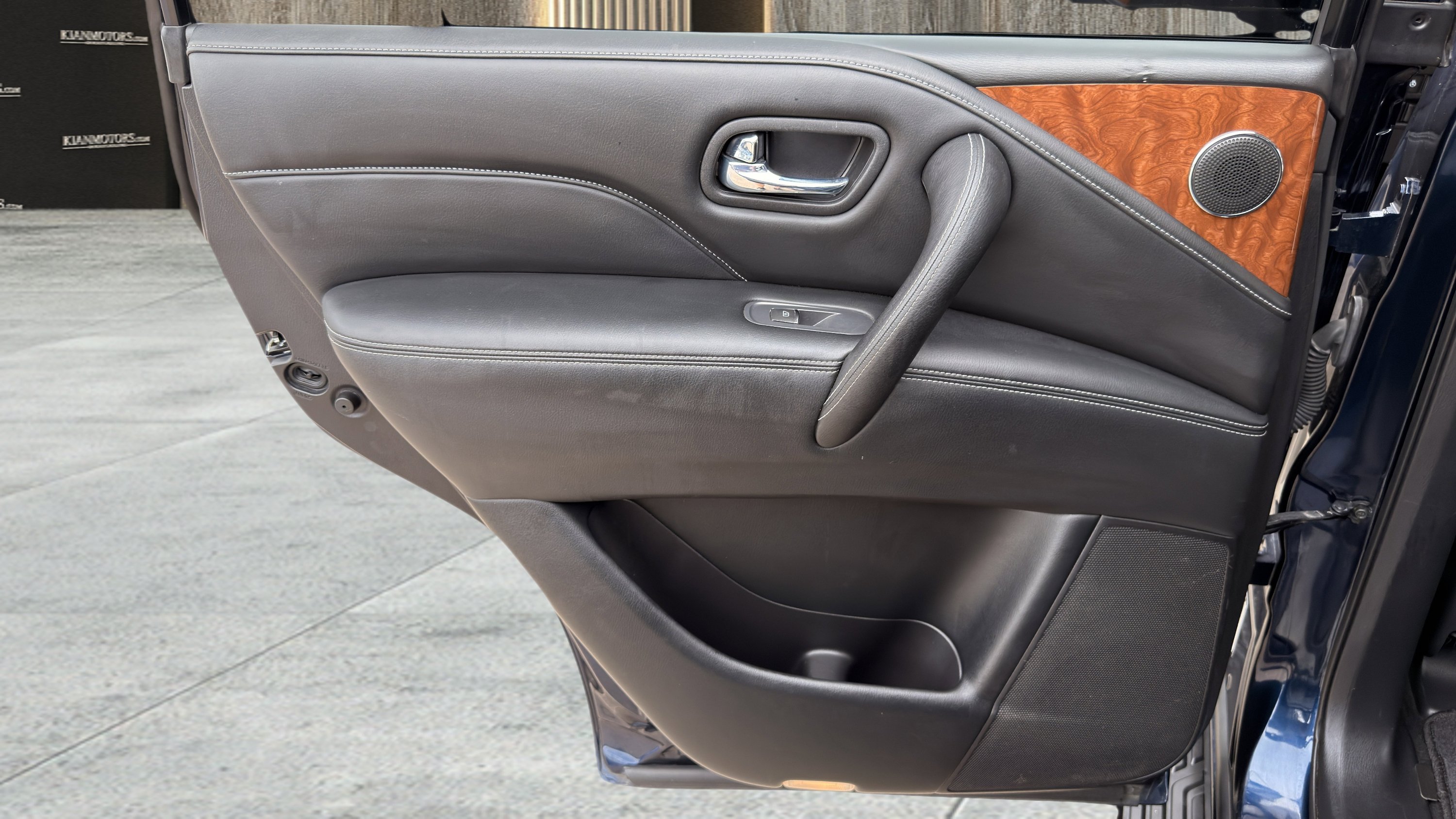 Used 2019 INFINITI QX80 Luxe RWD image 25