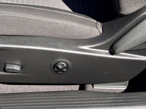 Used 2017 Dodge Challenger SXT w/ Driver Convenience Group image 20