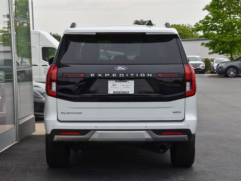 Used 2025 Ford Expedition Max Platinum AWD/4WD image 9