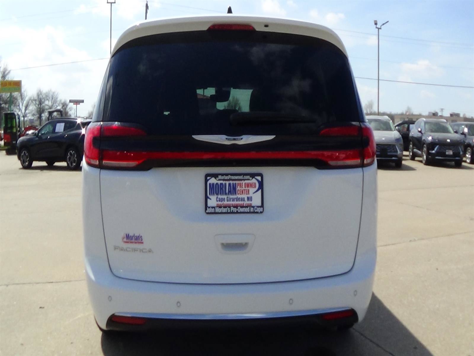 Certified 2025 Chrysler Pacifica Select FWD image 7