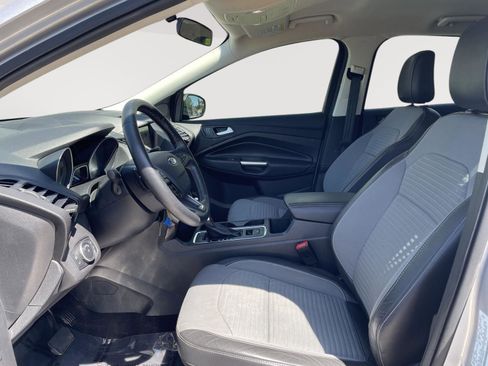 Used 2018 Ford Escape SE w/ SE Sport Appearance Package FWD image 21