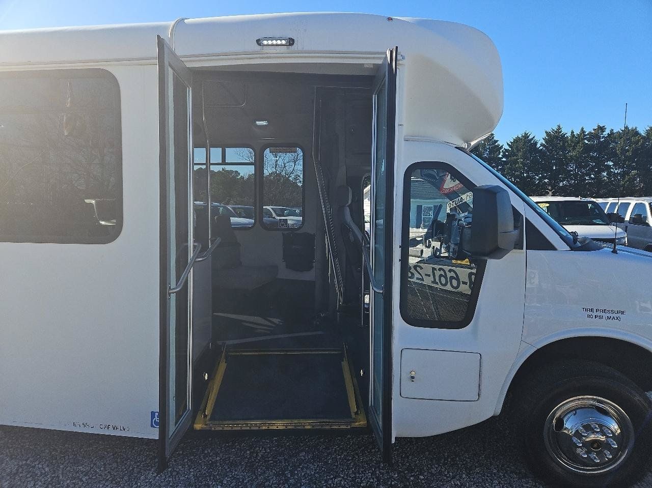 Used 2015 Chevrolet Express 4500 w/ Shuttle Bus Package RWD image 16