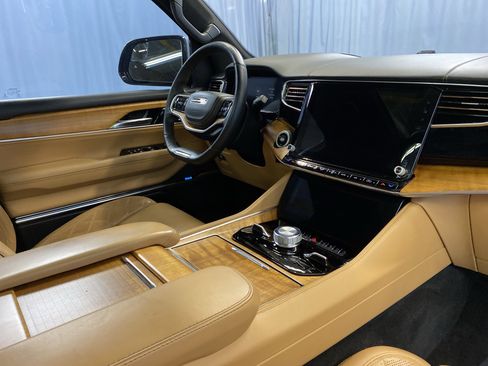 Used 2022 Jeep Grand Wagoneer Series III w/ Rear Seat Video Group 1 image 51