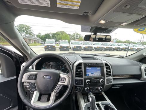Used 2018 Ford F150 Lariat w/ Equipment Group 502A Luxury AWD/4WD image 11