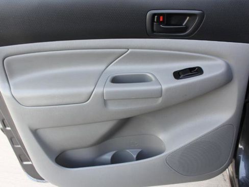 Used 2012 Toyota Tacoma 2WD Double Cab w/ Convenience Pkg image 12