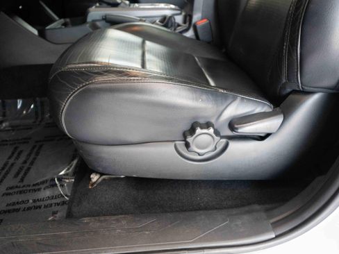 Used 2019 Toyota Tacoma SR5 AWD/4WD image 12