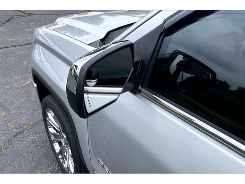 Used 2017 GMC Sierra 1500 Denali w/ Denali Ultimate Package AWD/4WD image 30