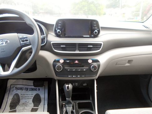 Used 2019 Hyundai Tucson SE image 12