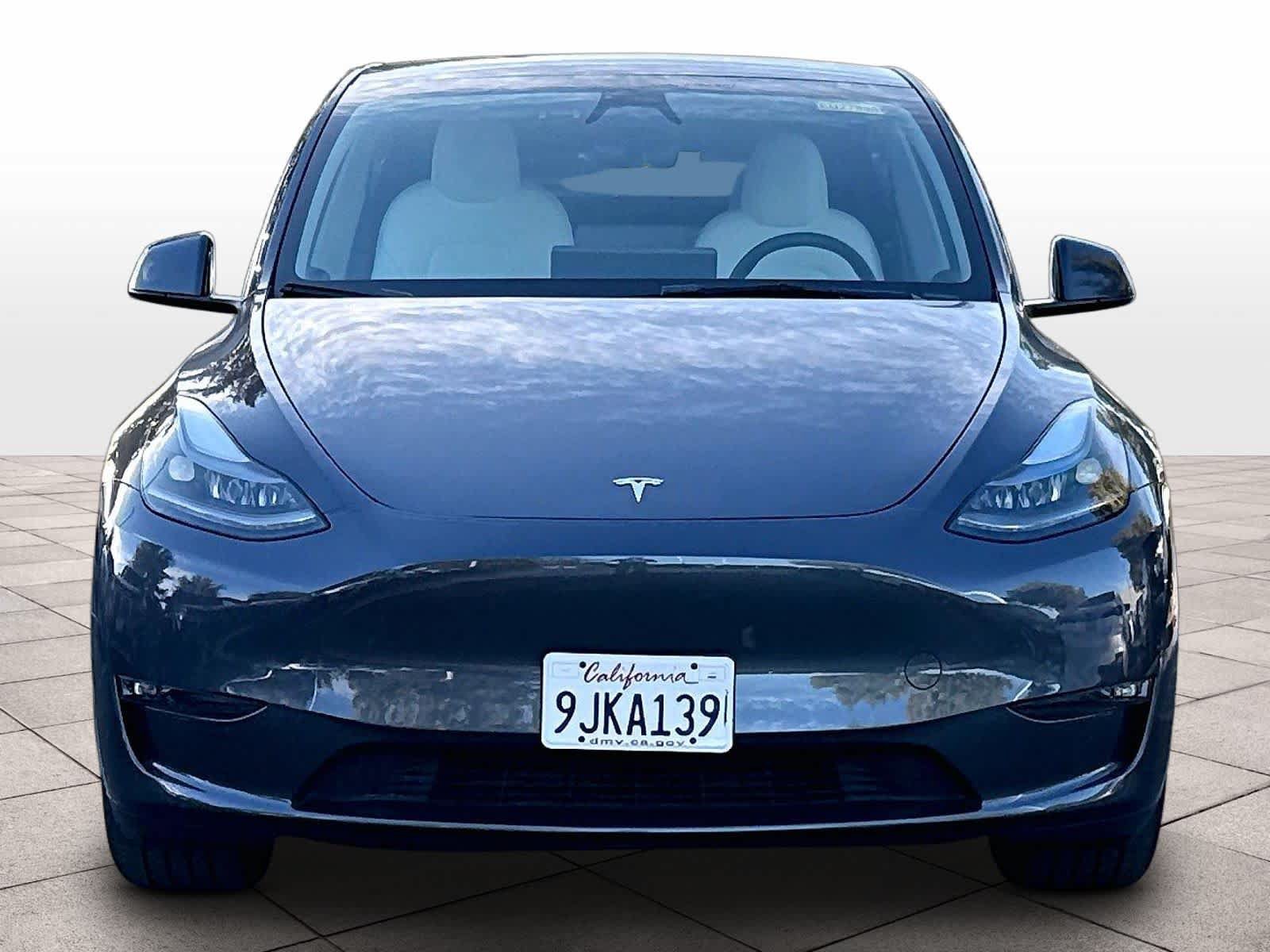 Used 2023 Tesla Model Y AWD image 2