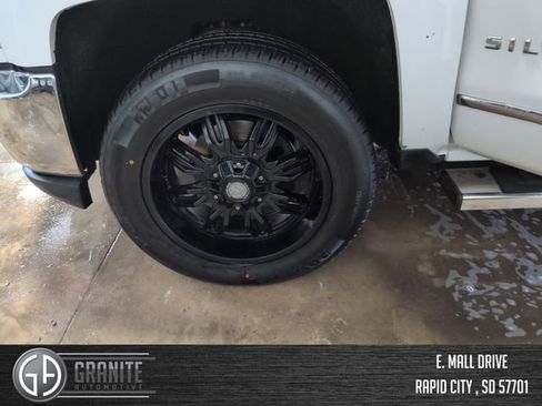 Used 2018 Chevrolet Silverado 1500 LTZ AWD/4WD image 27