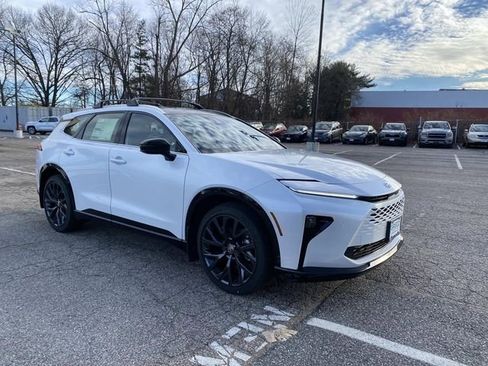 New 2025 Toyota Crown Signia Limited image 1