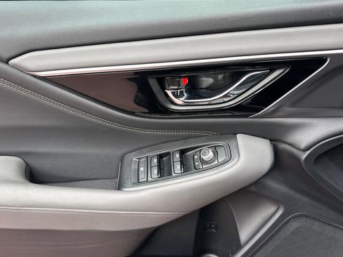 Used 2025 Subaru Outback Onyx Edition image 14