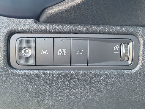 Used 2026 Chevrolet Equinox EV LT image 13