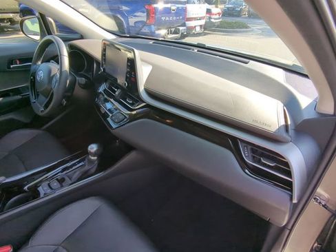 Used 2021 Toyota C-HR XLE image 45