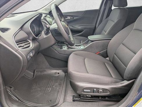 Certified 2025 Chevrolet Malibu RS image 17