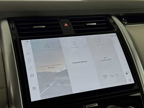 New 2025 Land Rover Discovery S AWD/4WD image 14