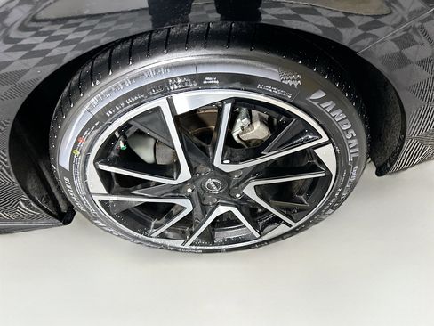 Used 2024 Nissan Sentra SR w/ SR Premium Package image 11