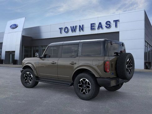 New 2025 Ford Bronco Outer Banks image 4