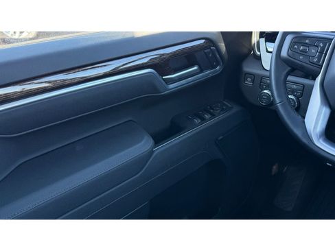 Used 2026 GMC Sierra 1500 Elevation image 17
