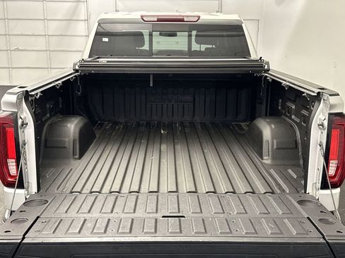 Used 2022 GMC Sierra 1500 SLT w/ SLT Premium Plus Package image 18