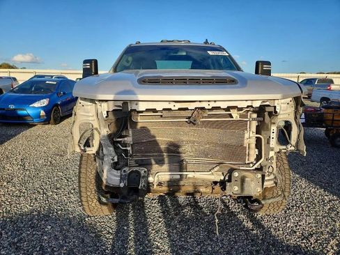 Used 2023 Chevrolet Silverado 2500 Custom w/ Custom Value Package image 5