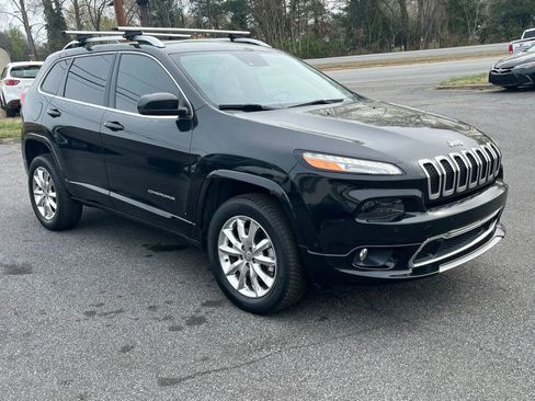 Used 2016 Jeep Cherokee Overland w/ Technology Group image 3