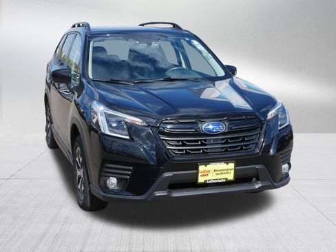 Used 2023 Subaru Forester Premium AWD/4WD image 8