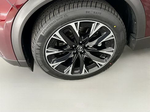Used 2024 MAZDA CX-90 Plug-In Hybrid w/ Premium Plus AWD/4WD image 11