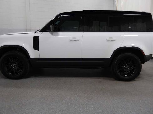 Used 2022 Land Rover Defender 110 S AWD/4WD image 2
