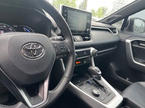 Used 2021 Toyota RAV4 XSE AWD/4WD image 19