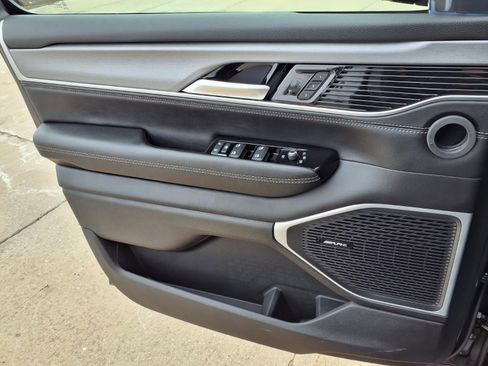 New 2026 Jeep Grand Wagoneer 4WD w/ Premium Group I image 19