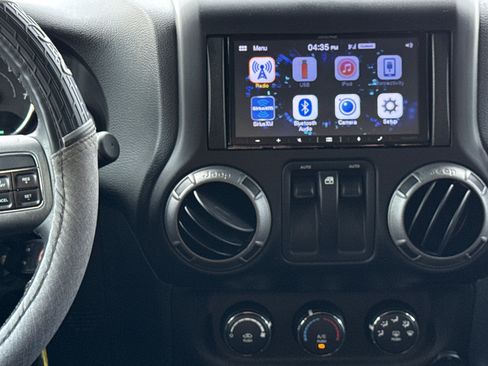 Used 2017 Jeep Wrangler Sport AWD/4WD image 29