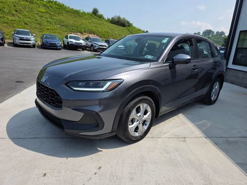 Used 2025 Honda HR-V LX image 3