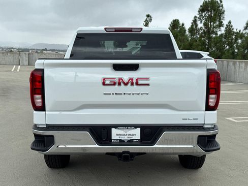 New 2026 GMC Sierra 1500 SLE image 14