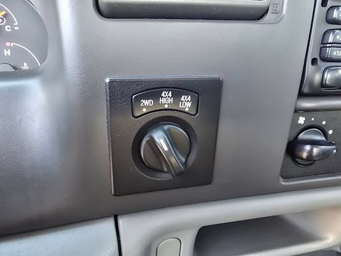 Used 2002 Ford F250 XLT AWD/4WD image 25