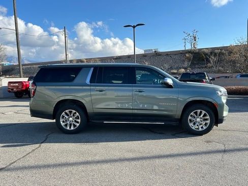 Used 2023 Chevrolet Suburban Premier AWD/4WD image 9