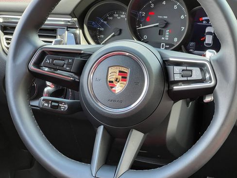 Certified 2026 Porsche Macan AWD/4WD image 25