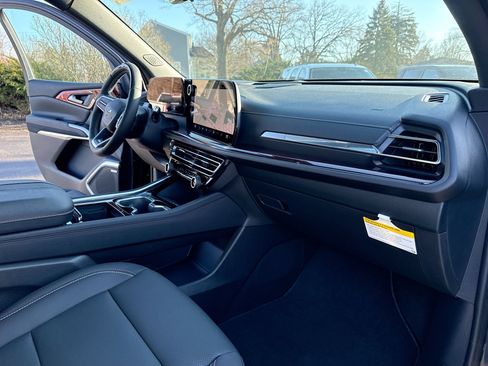 New 2026 Chevrolet Traverse Z71 w/ Enhanced Driving Package AWD/4WD image 55