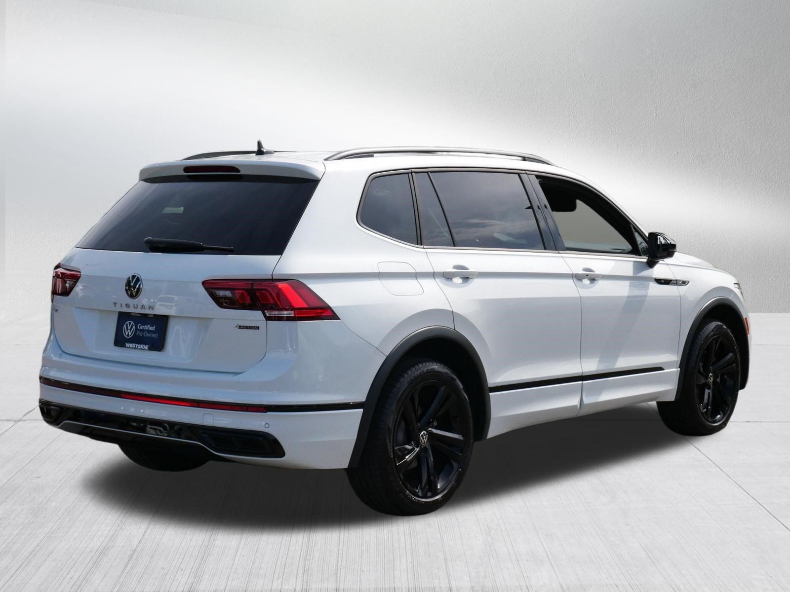 Certified 2023 Volkswagen Tiguan SE R-Line AWD/4WD image 7