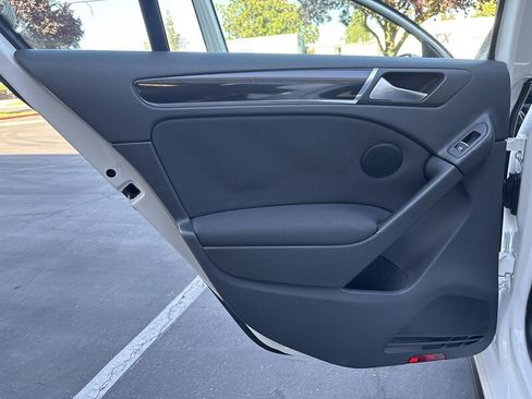 Used 2012 Volkswagen Golf 4-Door FWD image 28
