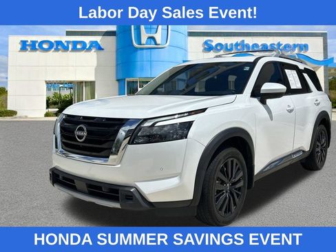 Used 2025 Nissan Pathfinder Platinum w/ Cargo Package FWD image 1